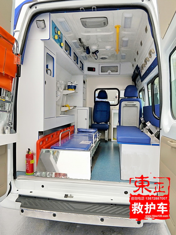 江鈴福特新全順中軸中頂救護車V362（異形頂）醫療艙圖片2